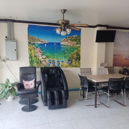 Holidays House Karon 외부 사진